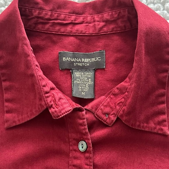 Banana Republic dark red button up sleeveless collared fitted stretch top M - Picture 2 of 6